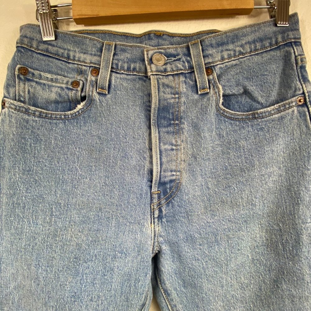 Levi's Women's 501 High Rise Skinny Jeans in Tango Light Wash Retro Fit SZ 28 - Picture 4 of 8